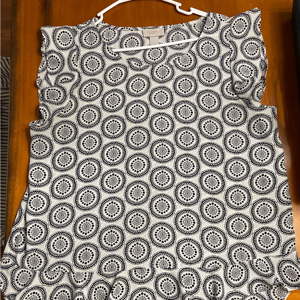 LOFT Black and White Sleeveless Circle-Print Tank